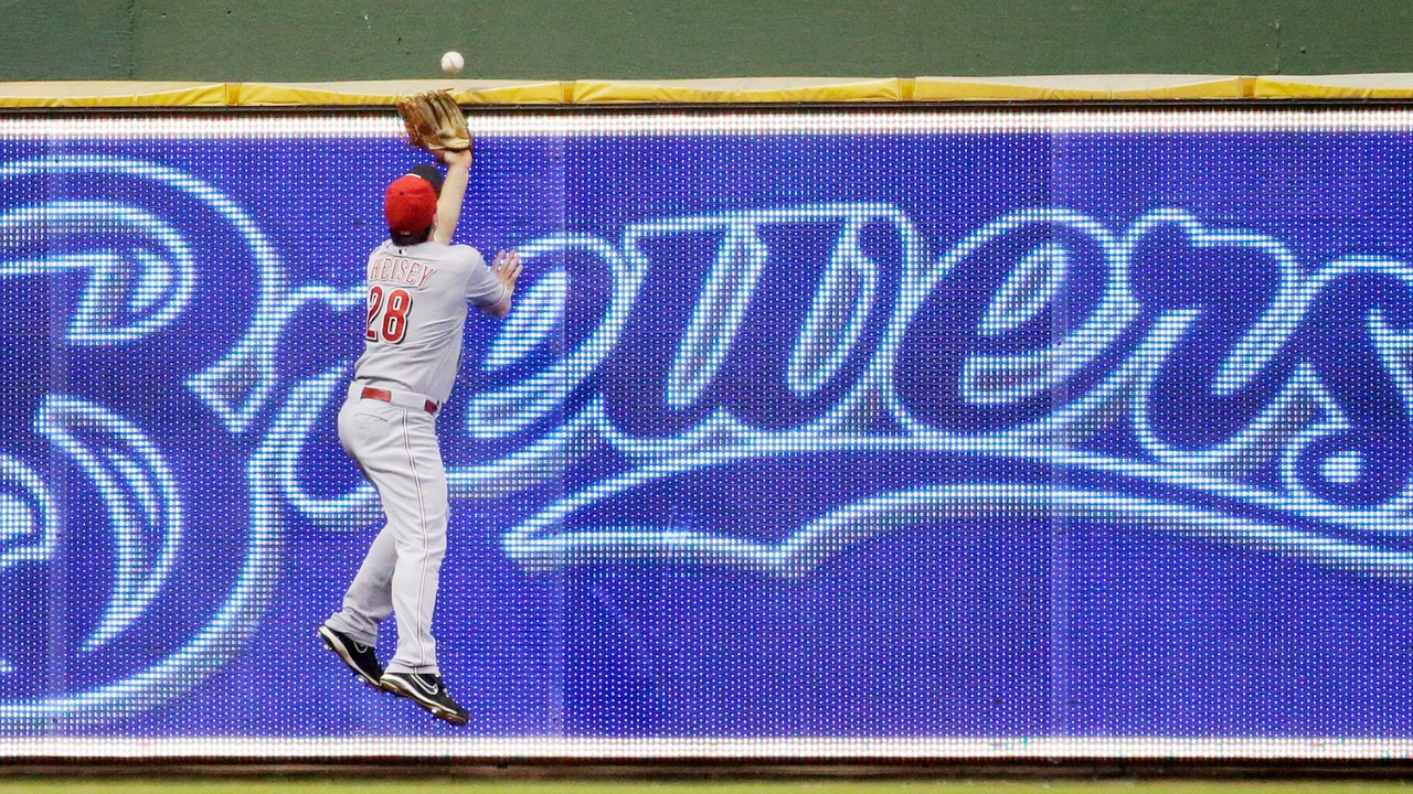 Brewers top Reds, 5-2